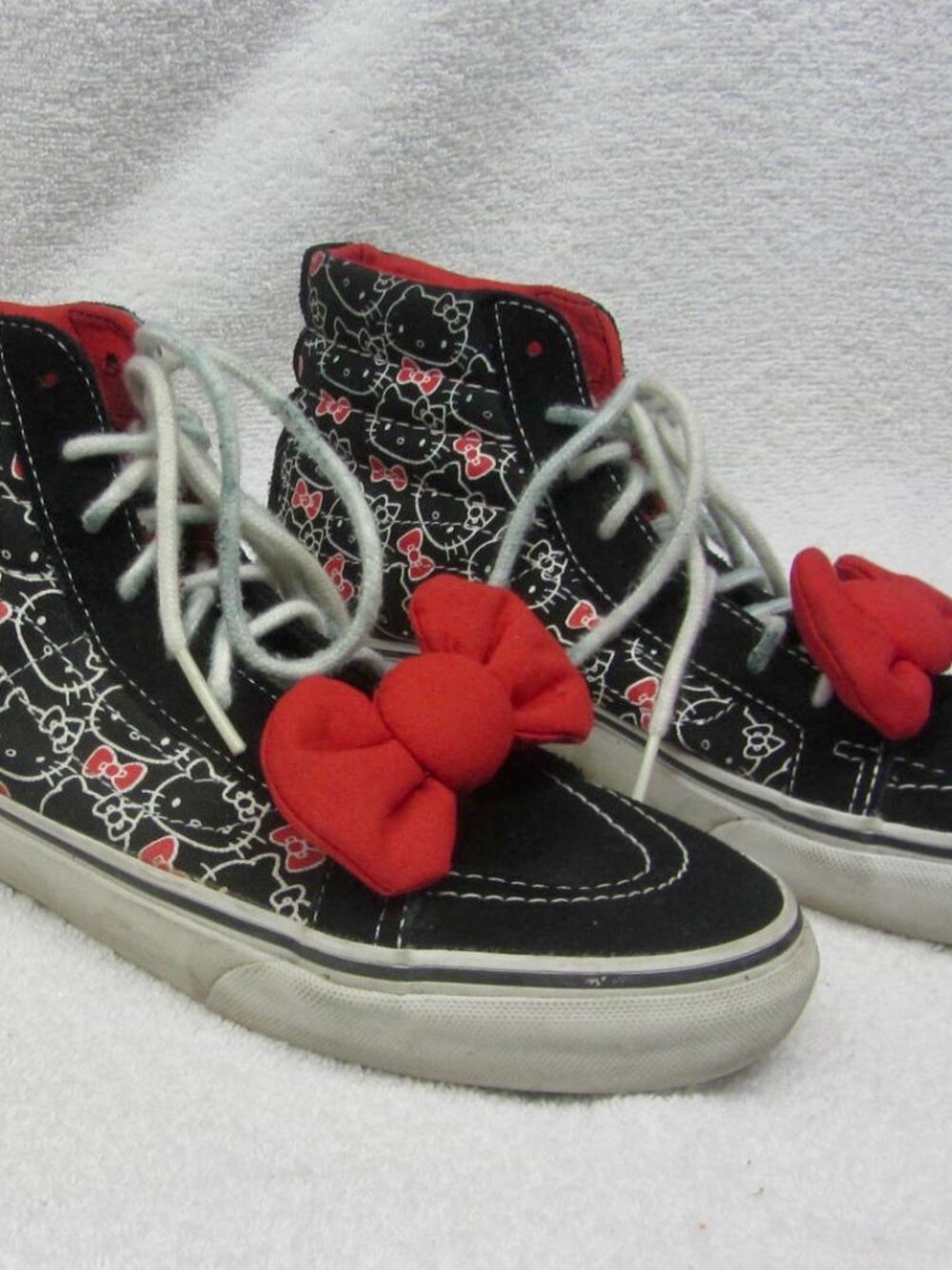 HELLO KITTY Vans Shoes Sk8-Hi Size Men 6.5 Womens 8 High Top Sneakers w/Bows